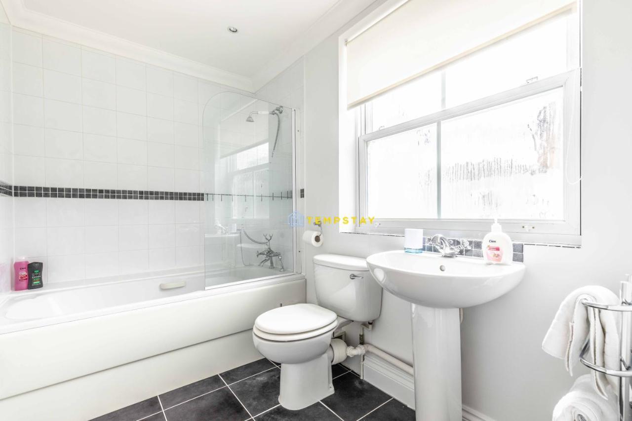 Perfect Spot In Central Windsor & Free Parking! Exteriér fotografie