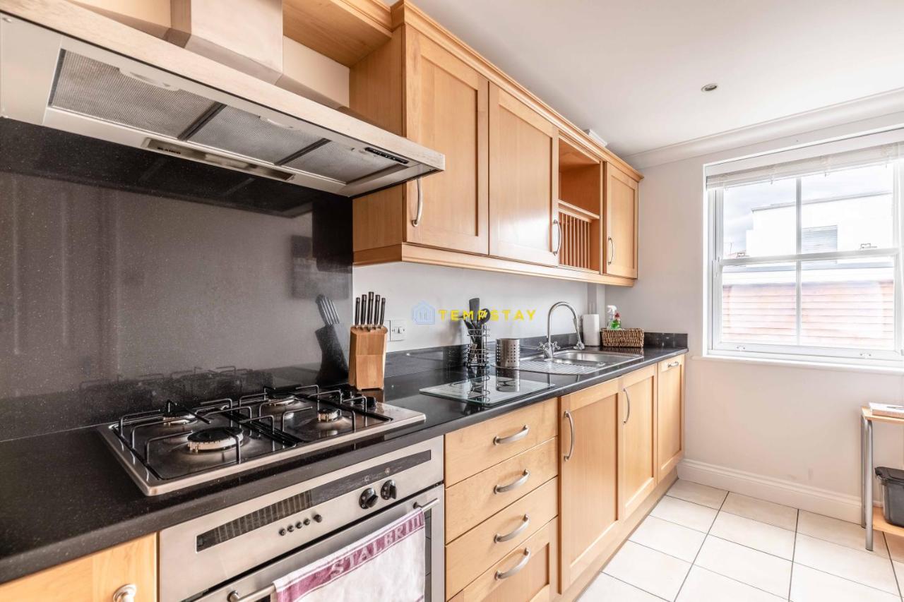 Perfect Spot In Central Windsor & Free Parking! Exteriér fotografie