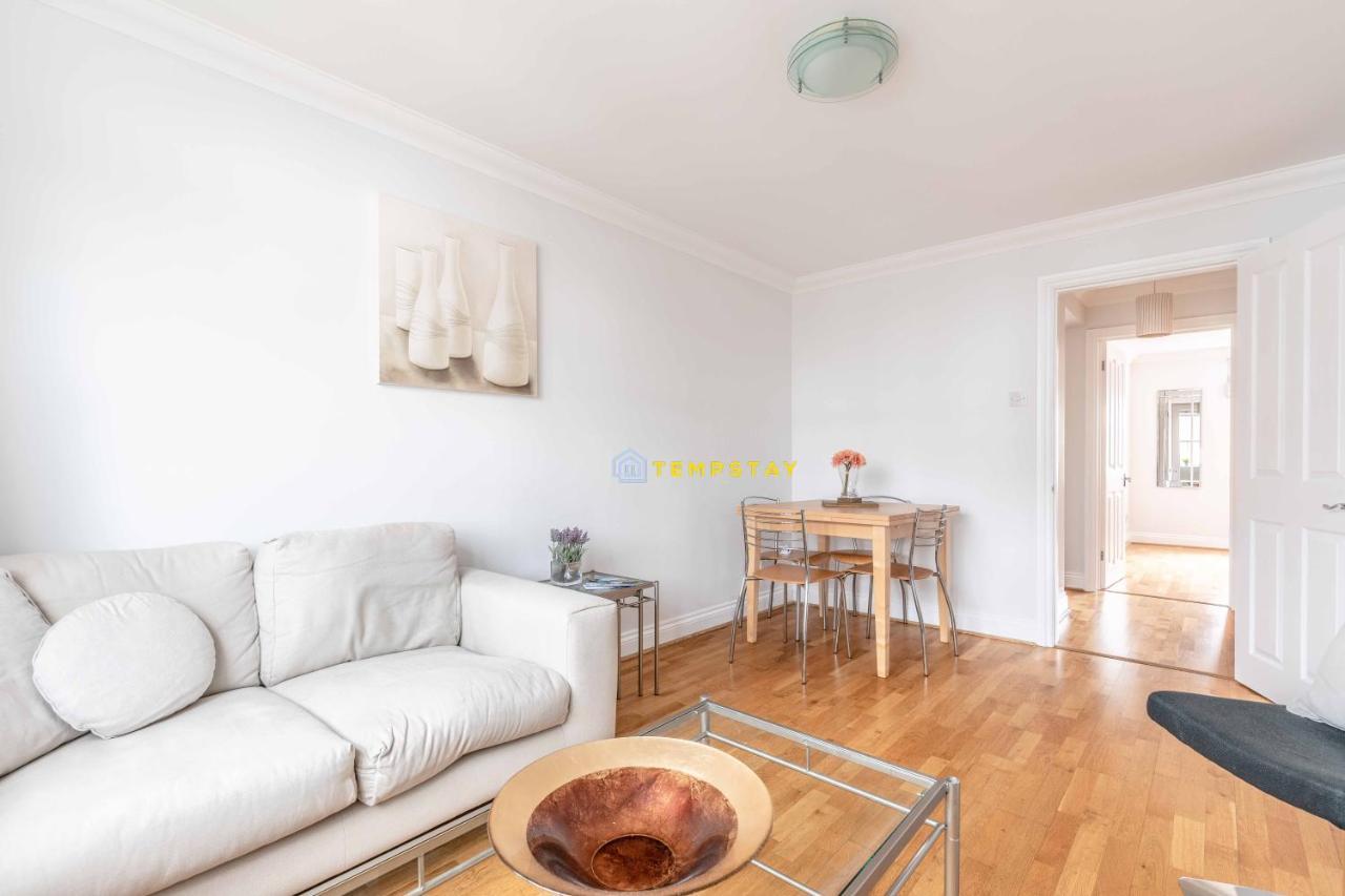 Perfect Spot In Central Windsor & Free Parking! Exteriér fotografie