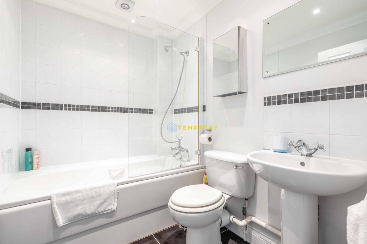 Perfect Spot In Central Windsor & Free Parking! Exteriér fotografie